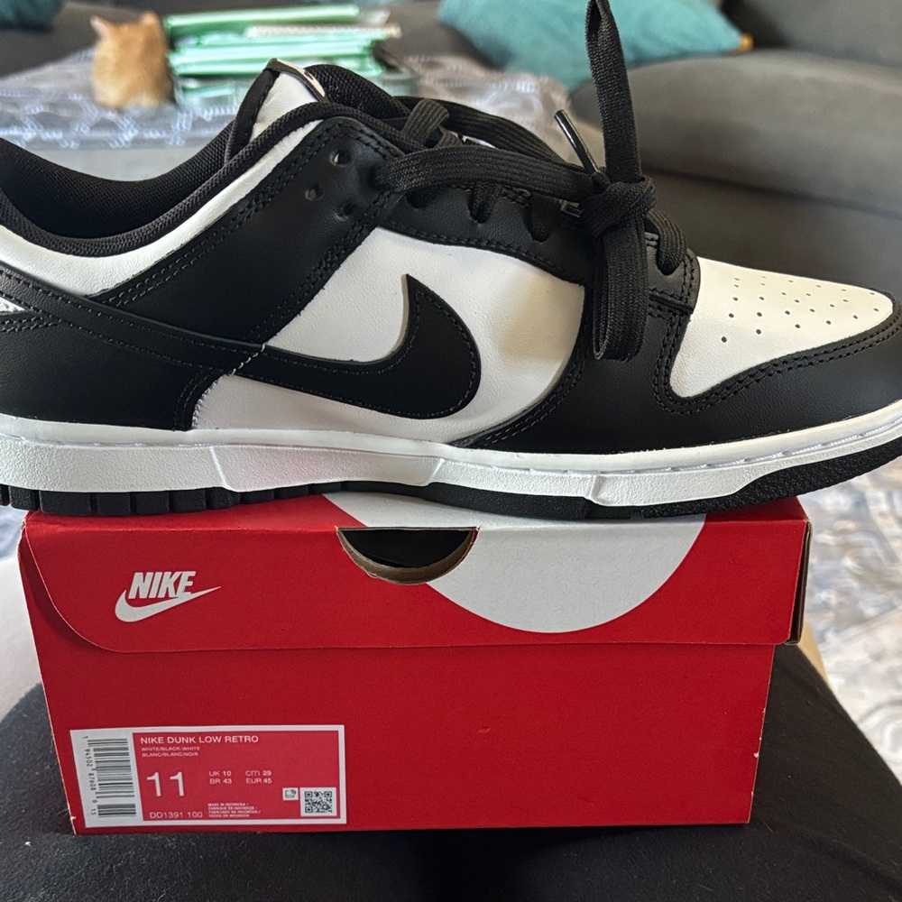 Nike Black and White Athletic Shoes